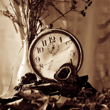 broken_clock_by_ifsantag-d5ecmpi