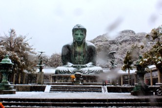 great-buddha-kamakura-covered-in-snow
