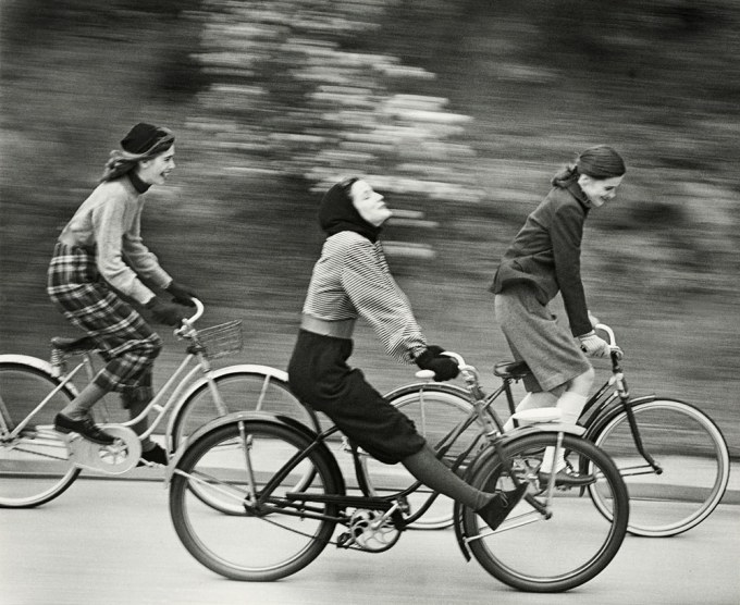 landshoff_bicyclers_august-1946-web